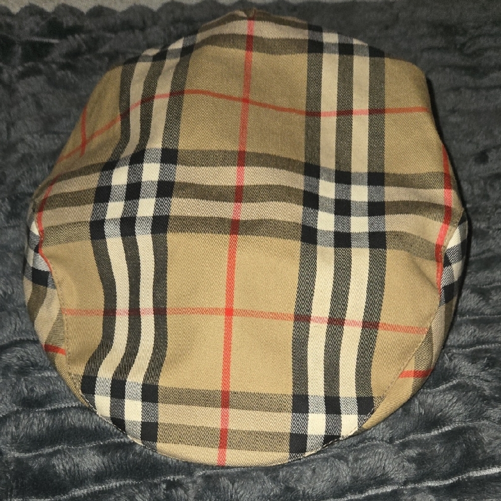 ***Vintage*** Burberry Tan Plaid Newsboy Cap with Red Accents